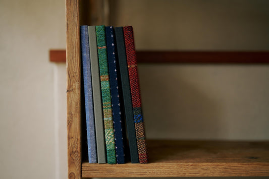 糸からノートへ、遠州織物がつなぐ出会い