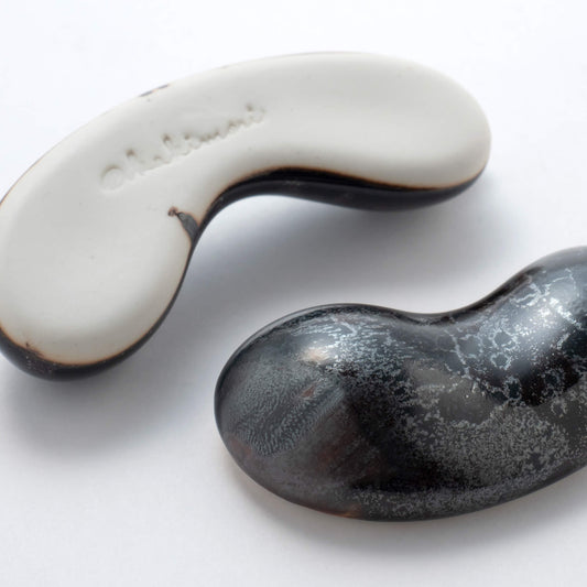 〈わけあり品〉Hasami pen rest - 油滴